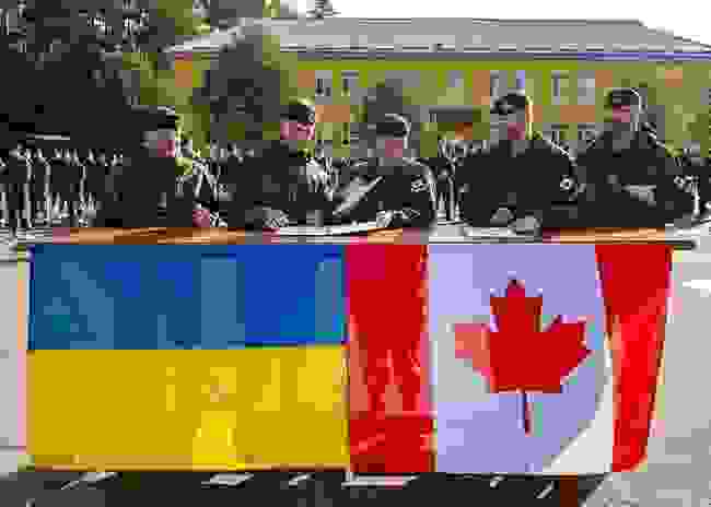 Военнослужащие Канады провели в Украине ротацию 03