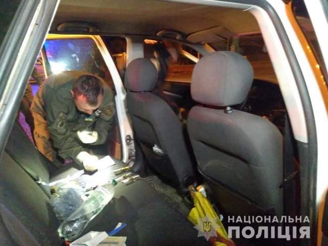 Полиция ночью задержала мужчин с арсеналом оружия, устроивших стрельбу в Голосеевском районе Киева 06