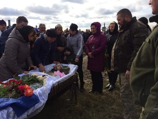 Погибшего на Донбассе бойца 14-й ОМБр Юрия Тышика проводили в последний путь на Волыни 05