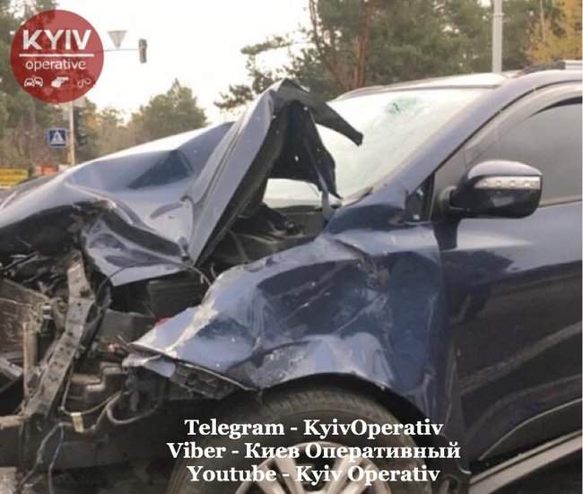 ДТП на Столичном шоссе в Киеве: один человек погиб, еще двое с серьезными травмами госпитализированы 01