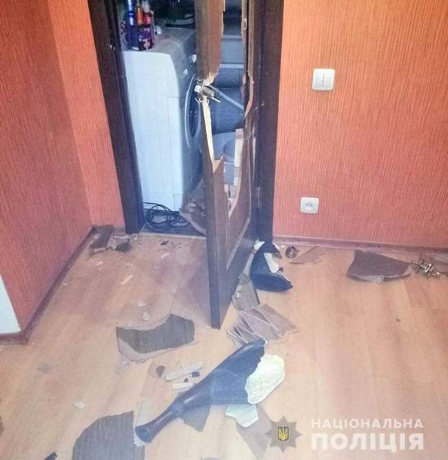 Два человека погибли в результате взрыва в Марьинке, - Нацполиция 03