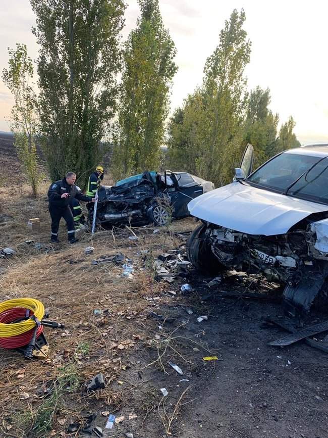 В ДТП под Николаевом погибли замначальника Нацполиции области Сидоренко и и.о. начальника Управления противодействия наркопреступности Илличко 01