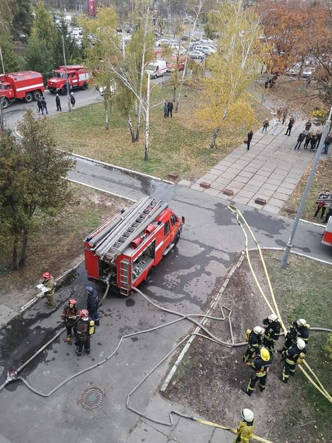 Пожар в больнице скорой помощи в Киеве: эвакуировали 48 человек 05