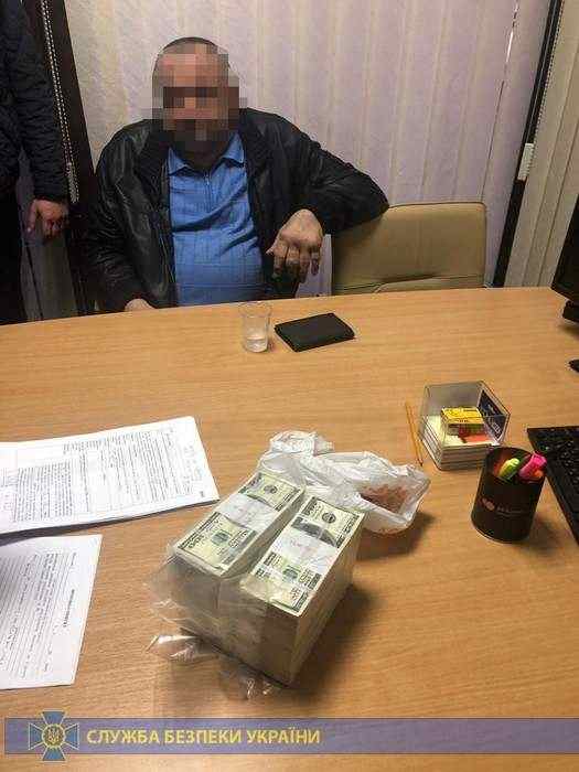 Экс-зам гендиректора завода Маяк пытался продать имущество Укроборонпрома за $2,5 млн, - СБУ 02