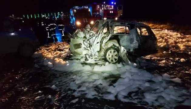 Двое взрослых и ребенок погибли в ДТП под Черновцами, - полиция 01