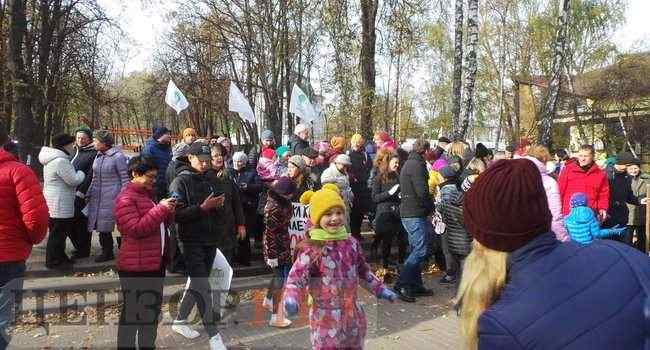 Киевляне, протестующие против застройки парка Кристерова горка, перекрыли улицу Вышгородскую и площадь Шевченко 10