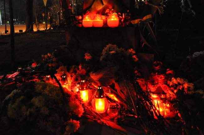 На Аллее Героев Небесной Сотни в Киеве прошел молебен по погибшим участникам Революции достоинства 08