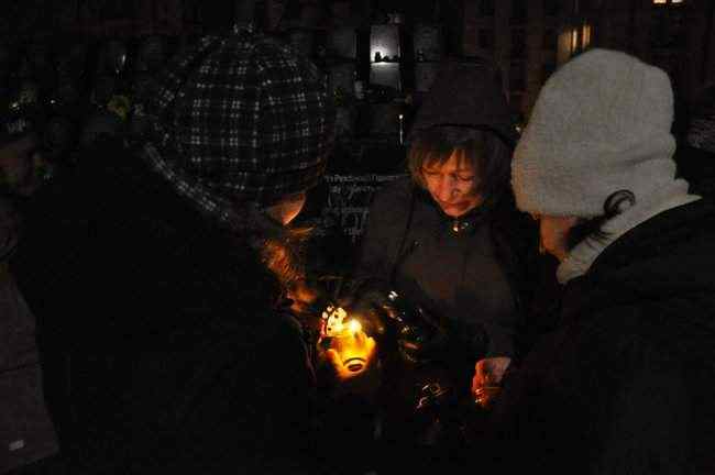 На Аллее Героев Небесной Сотни в Киеве прошел молебен по погибшим участникам Революции достоинства 12
