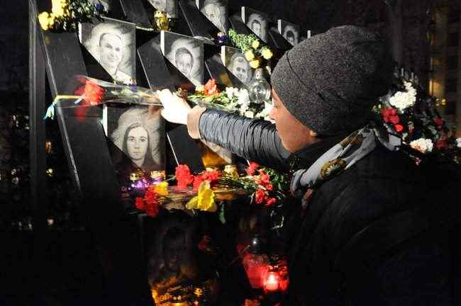 На Аллее Героев Небесной Сотни в Киеве прошел молебен по погибшим участникам Революции достоинства 14