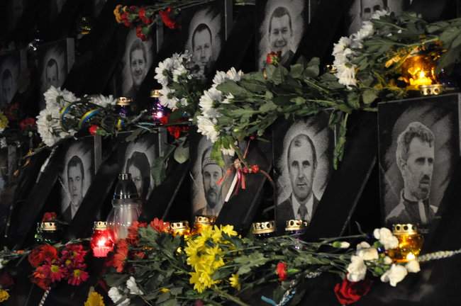 На Аллее Героев Небесной Сотни в Киеве прошел молебен по погибшим участникам Революции достоинства 17