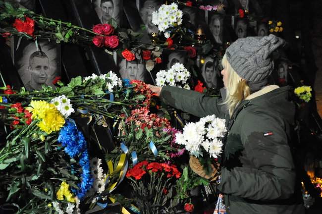 На Аллее Героев Небесной Сотни в Киеве прошел молебен по погибшим участникам Революции достоинства 03