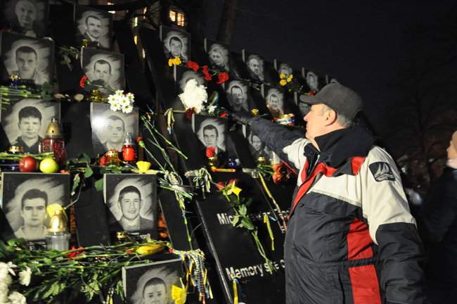 На Аллее Героев Небесной Сотни в Киеве прошел молебен по погибшим участникам Революции достоинства 05