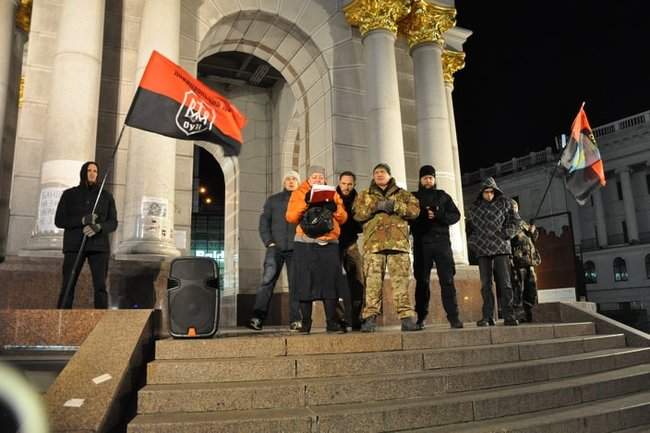 Националисты отметили День Свободы походом к ОП с требованием освободить политзаключенных 01