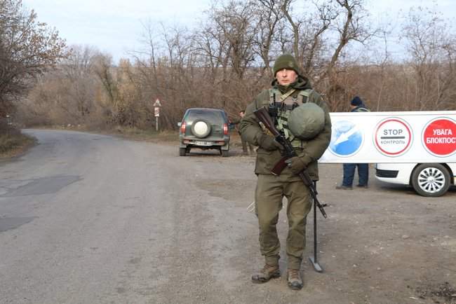 В Золотом продолжается зеркальное разведения сил: Нацполиция и Нацгвардия несут службу в усиленном режиме, - пресс-центр ООС 02