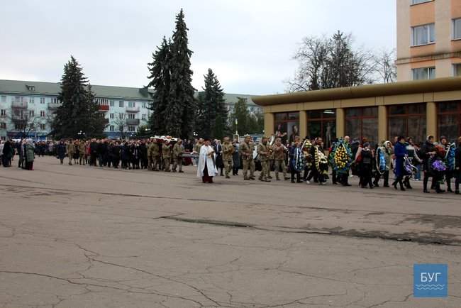 С воином 14-й ОМБр Юрием Хомиком, погибшим в зоне ООС, простились во Владимире-Волынском 08