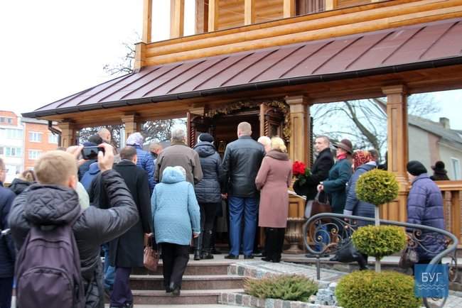 С воином 14-й ОМБр Юрием Хомиком, погибшим в зоне ООС, простились во Владимире-Волынском 17