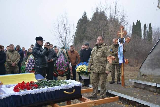 Погибшего украинского воина Артема Соколова похоронили в Киевской области 03