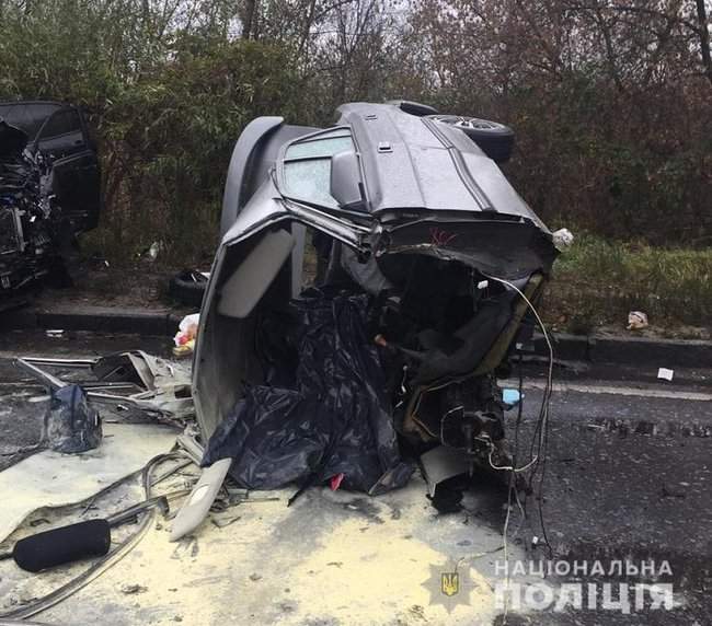 Автомобиль разорвало в ДТП в Киеве, погибла женщина, - Нацполиция 03