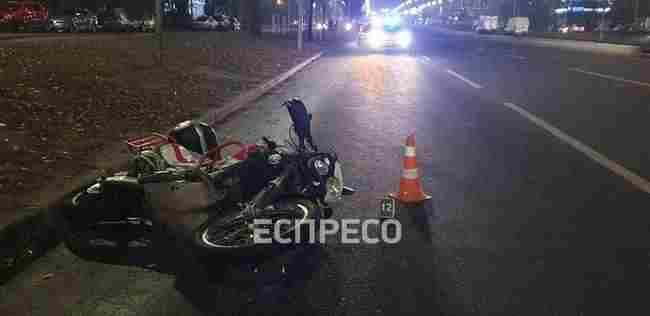 Мотоциклист насмерть сбил пешехода в Дарницком районе столицы 04
