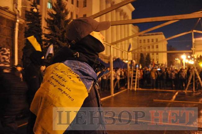 Активисты установили палатки и сцену, акция на Банковой продолжается 39