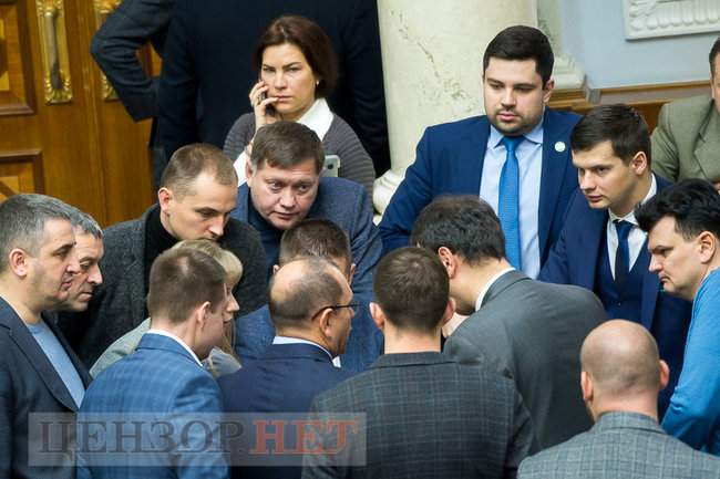 Мы не даем Кабмину все полномочия, Внимательно слушаем спикера, - из переписки нардепов в Раде 6 декабря 11