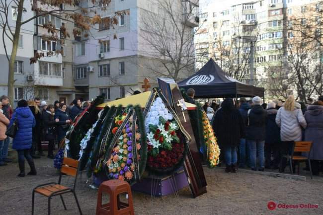 Одесса простилась с погибшей при пожаре в колледже Анной Бортюк 03