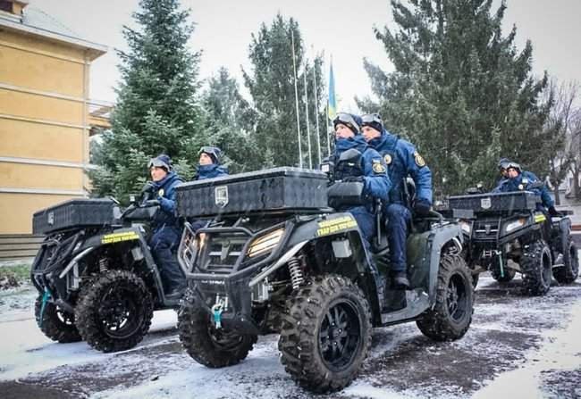 Спецназ Нацгвардии со специальным транспортом и снаряжением отправлен на Закарпатье для усиления порядка с начала курортного сезона 02