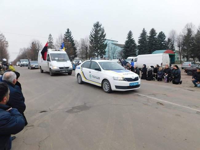 Погибшего на Донбассе воина Капустяна проводили в последний путь на Ривненщине 01