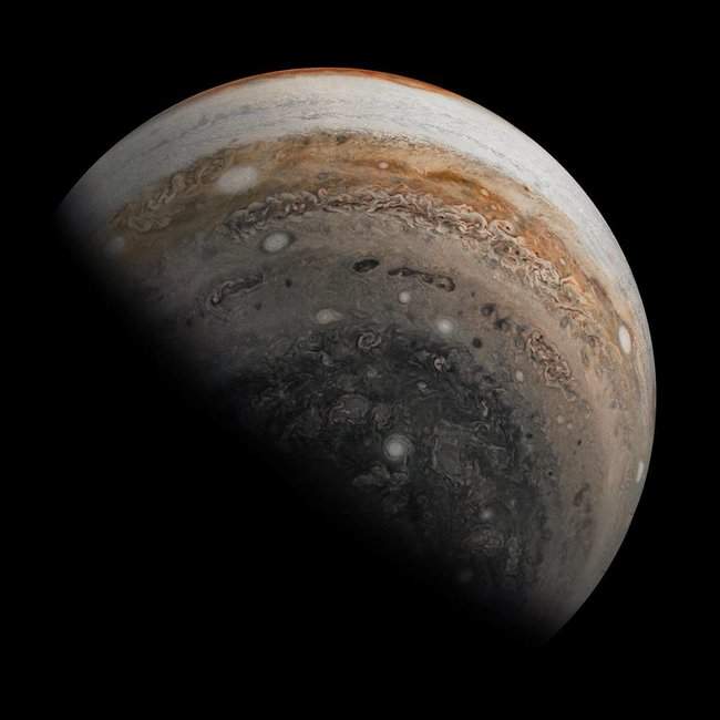 Юнона зафиксировала южное полушарие Юпитера, - NASA 01