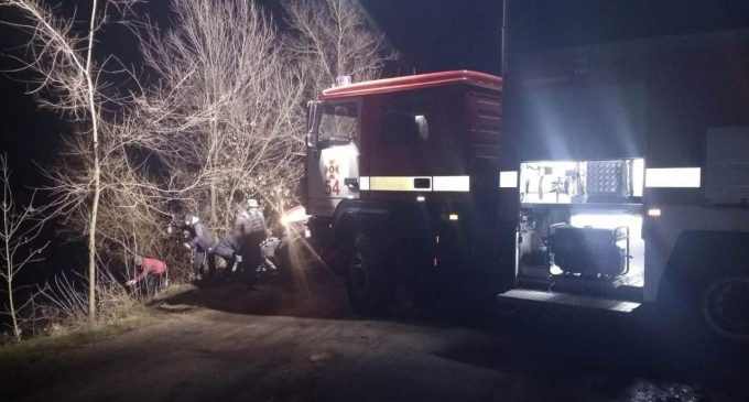 В Днепропетровской области из водоема достали автомобиль с четыремя телами, – ВИДЕО, ФОТО
