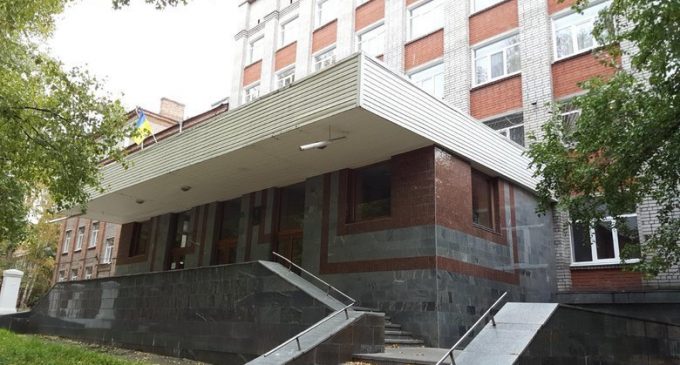 Угроза для детей: жители Днепра просят горсовет отремонтировать крышу в одной из школ