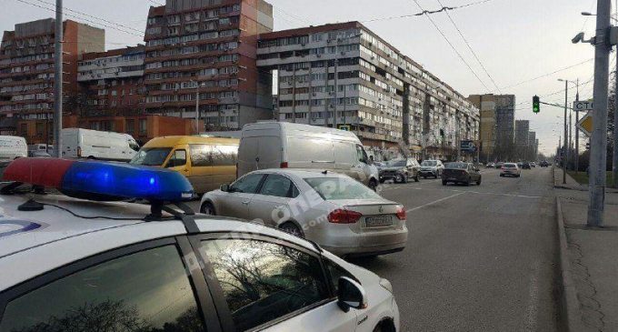 В Днепре авария возле Вавилона: движение затруднено, – ФОТО