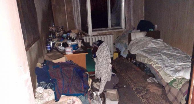 В Днепре произошел пожар в квартире: женщина умерла, троих человек спасли, – ФОТО