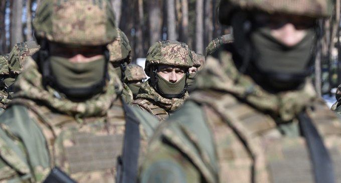 “Со школы – в казарму”: в украинскую армию начнут призывать с 18-ти лет