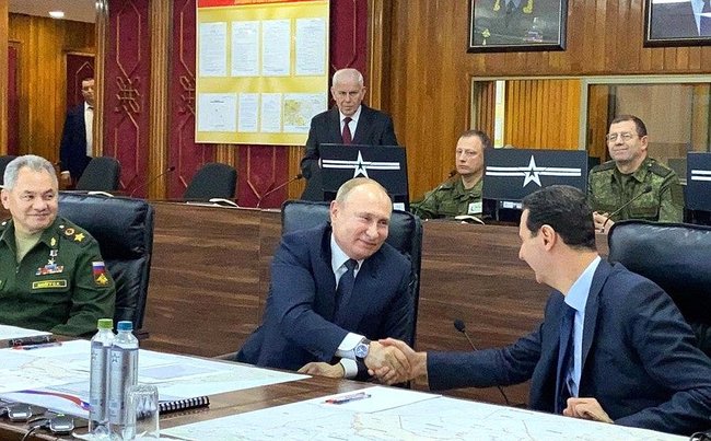 Путин на Рождество полетел в Сирию: встретился с Асадом и российскими военными 02