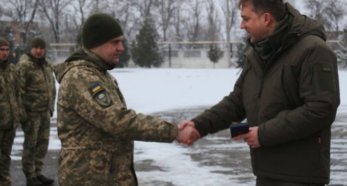 Министр Загороднюк посетил передовую на Луганщине и вручил воинам государственные награды. ФОТО