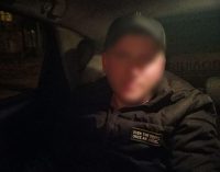 “Такой захотела жена”: в центре Днепра с праздничной ярмарки двое мужчин украли столик, – ФОТО