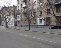 На Гоголя в Днепре демонтируют новые антипарковочные приспособления, – ФОТО
