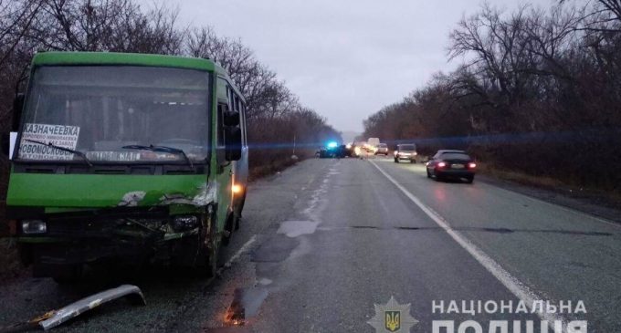 На Днепропетровщине случилось ДТП с участием рейсового автобуса, есть жертвы, – ФОТО