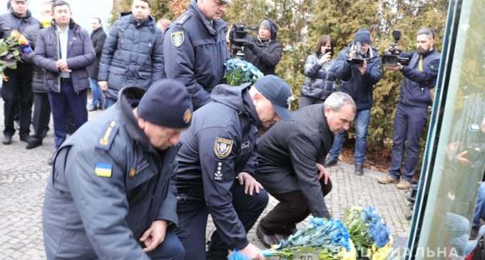 В Днепре чтят память Героев Небесной Сотни