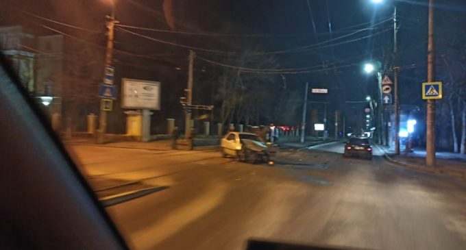 Серьезное ДТП: в Днепре легковушка врезалась в машину скорой помощи, – ФОТО, ВИДЕО МОМЕНТА АВАРИИ