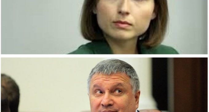 Население Украины требует уволить Арсена Авакова и Анну Новосад