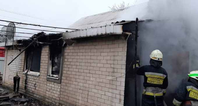 В Днепропетровской области в частном секторе горело жилое здание, – ФОТО