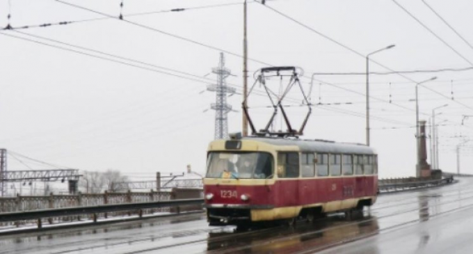 В Днепре завтра электротранспорт изменит свой маршрут: какой и почему