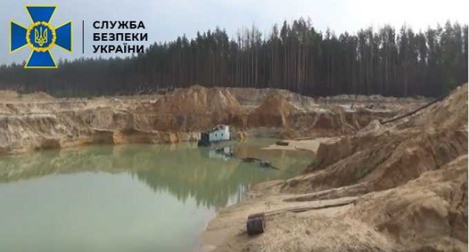 На Житомирщине незаконно добывали песок в промышленных масштабах