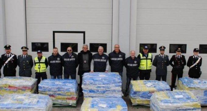 На корабле из Колумбии везли во Францию более трёх тонн кокаина