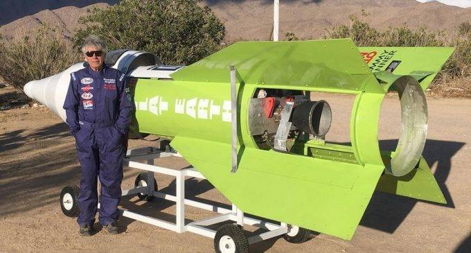 В США разбился на самодельной ракете сторонник теории плоской Земли