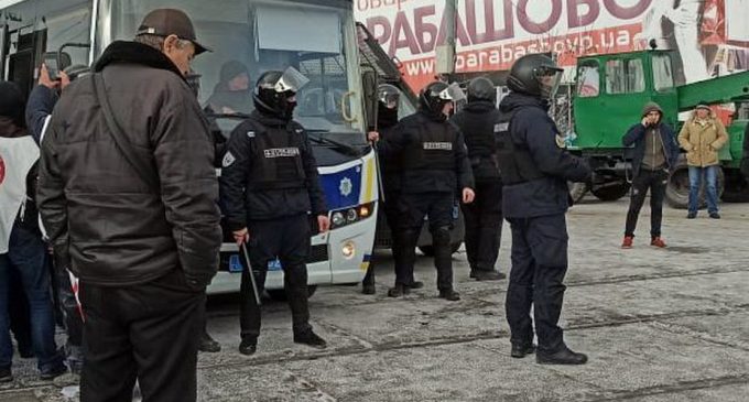 Столкновения на рынке «Барабашово» в Харькове: стрельба и взрывы