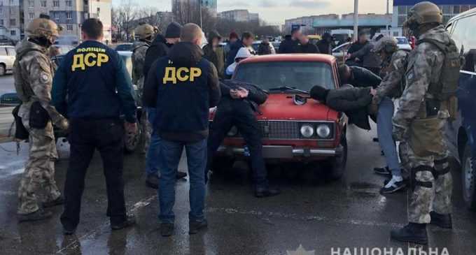 В Кропивницком спецназовцы задержали банду вымогателей