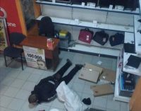 На Днепропетровщине двое мужчин пытались украсть из магазина мобильные телефоны и ноутбуки, – ФОТО
